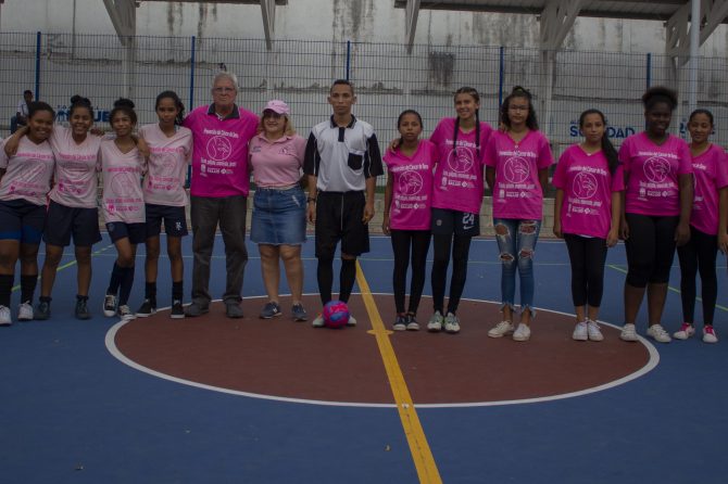 Con fútbol, mujeres soledeñas finalizan actos conmemorativos del mes de la prevención del cáncer de seno
